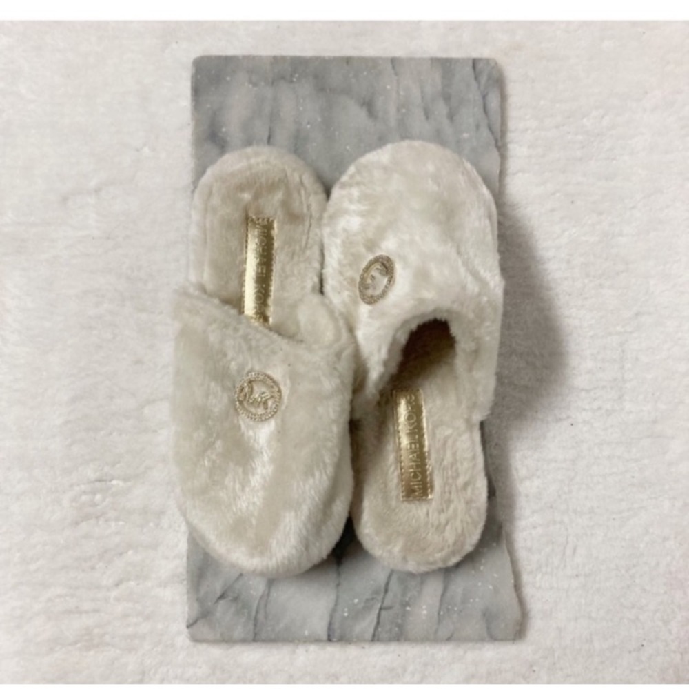 Michael Kors Fuzzy Slip On Slippers Size 9